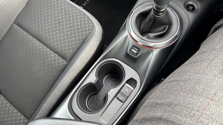 Nissan Juke 1.0 DiG-T N-Connecta 5dr Petrol Hatchback